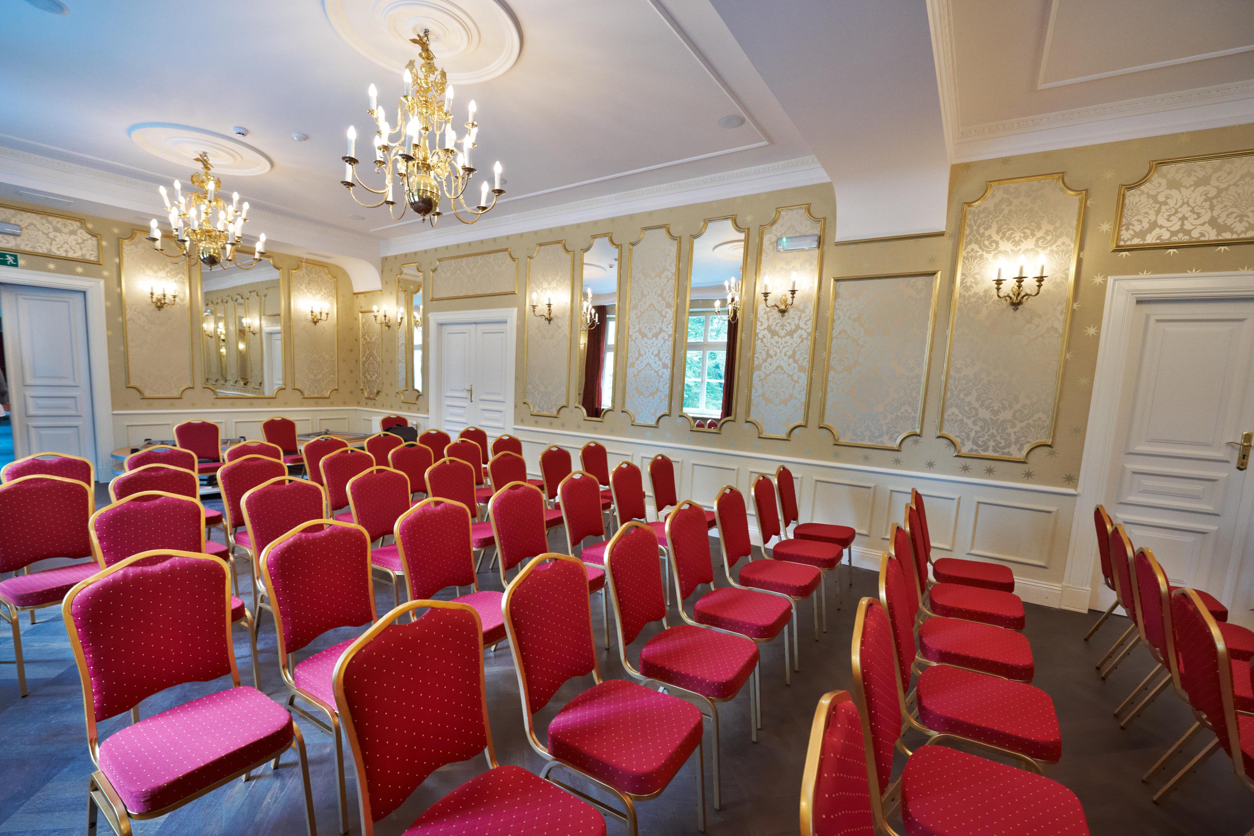 Dwor Sierakow Hotel Ngoại thất bức ảnh