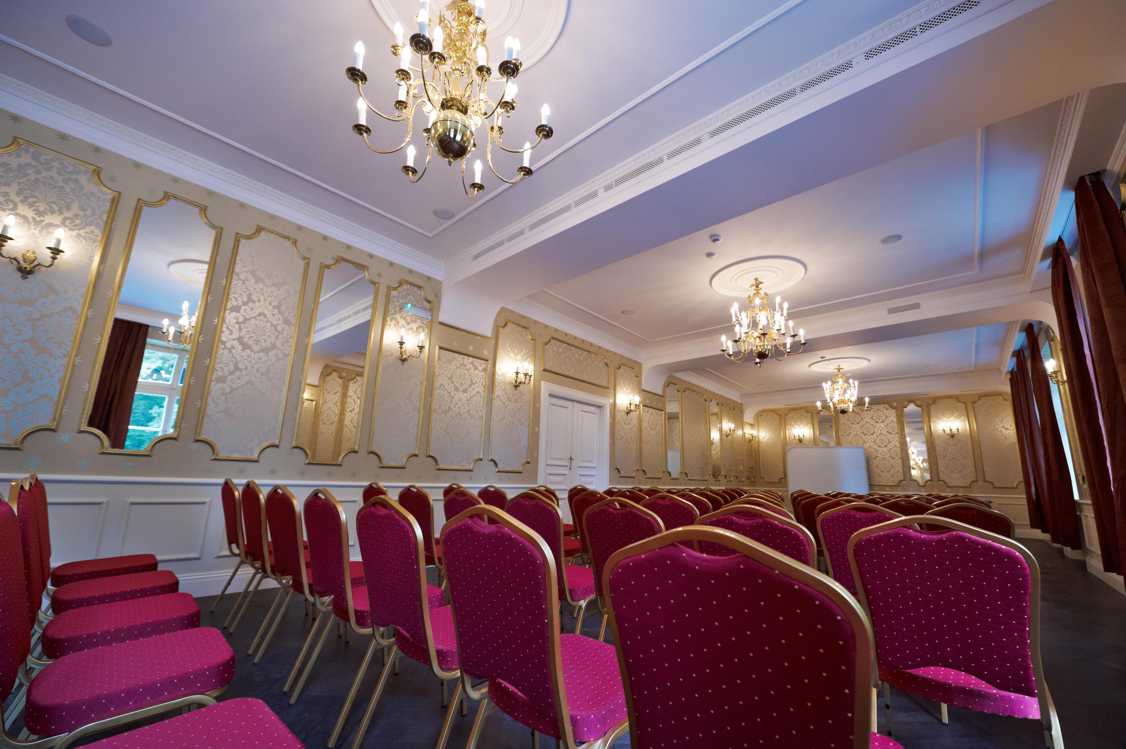 Dwor Sierakow Hotel Ngoại thất bức ảnh
