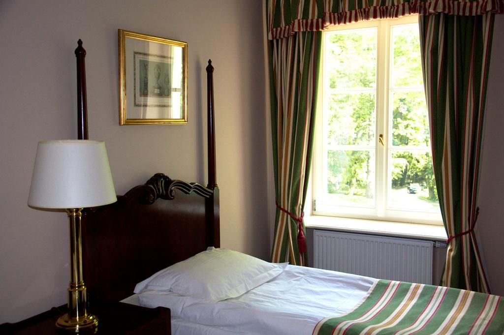 Dwor Sierakow Hotel Ngoại thất bức ảnh