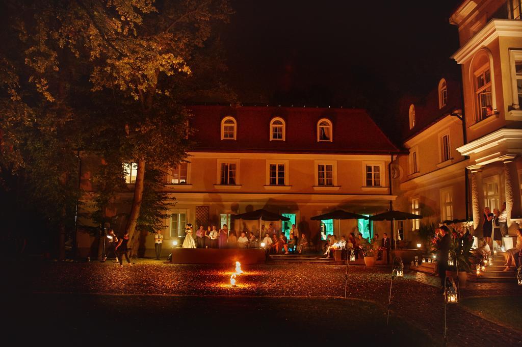 Dwor Sierakow Hotel Ngoại thất bức ảnh